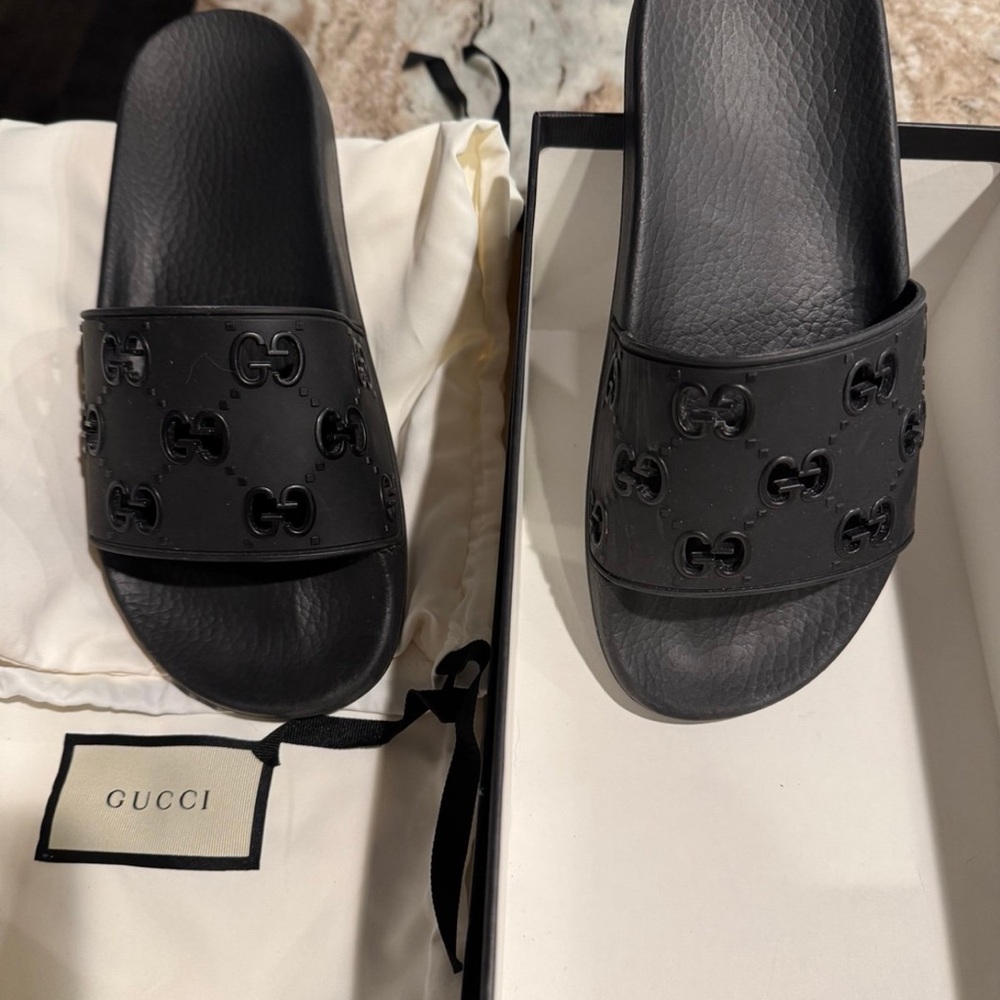 Gucci Women's Black Logo Slide Sandals